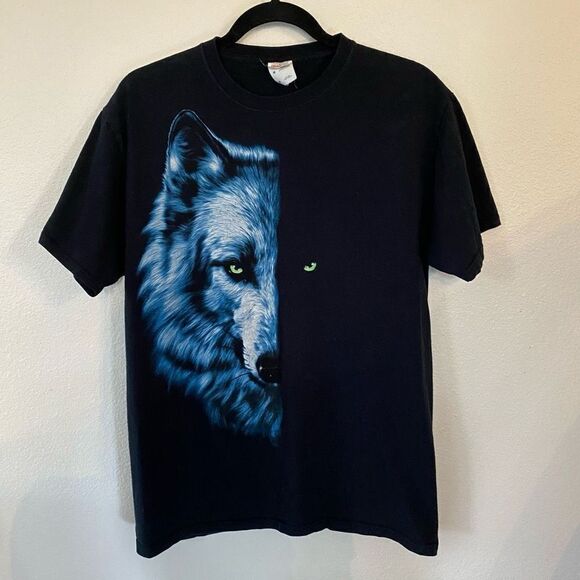 Vintage Wolf Graphic T-Shirt - Picture 1 of 4